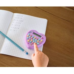 Taschenrechner MOSES. Flower&Friends, pastell sortiert, 8×8,5×1,7