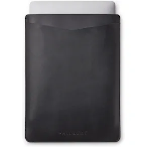 Ultra Slim Sleeve incl strap MacBook 13'', Black