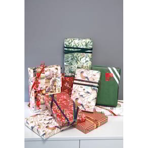 Presentpapper 57cmx154m ribbat grön