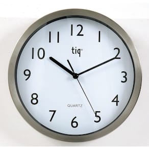 Väggklocka Tiq Borstad Aluminium, glaslins, Ø 25cm